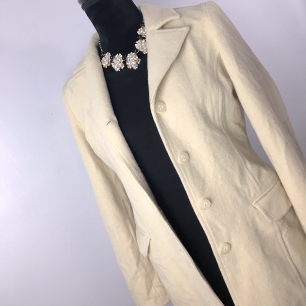 Fabulous Cream Coat 💋